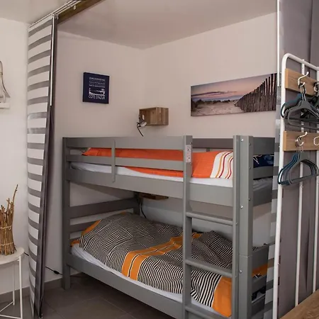 Au Lavandou Avec Terrasse - 4 Personnes - Fr-1-803-26 Lägenhet *