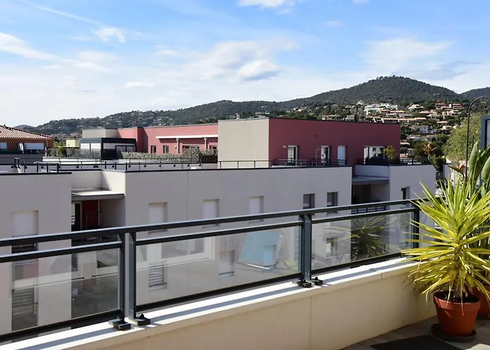 Au Lavandou Avec Terrasse - 4 Personnes - Fr-1-803-26 Le Lavandou