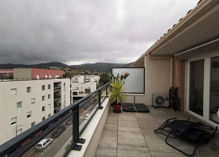 Au Lavandou Avec Terrasse - 4 Personnes - Fr-1-803-26 *