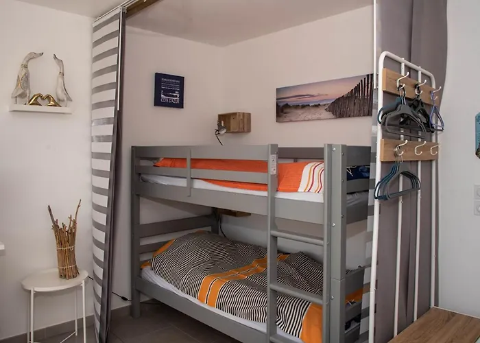 Au Lavandou Avec Terrasse - 4 Personnes - Fr-1-803-26 Lägenhet *